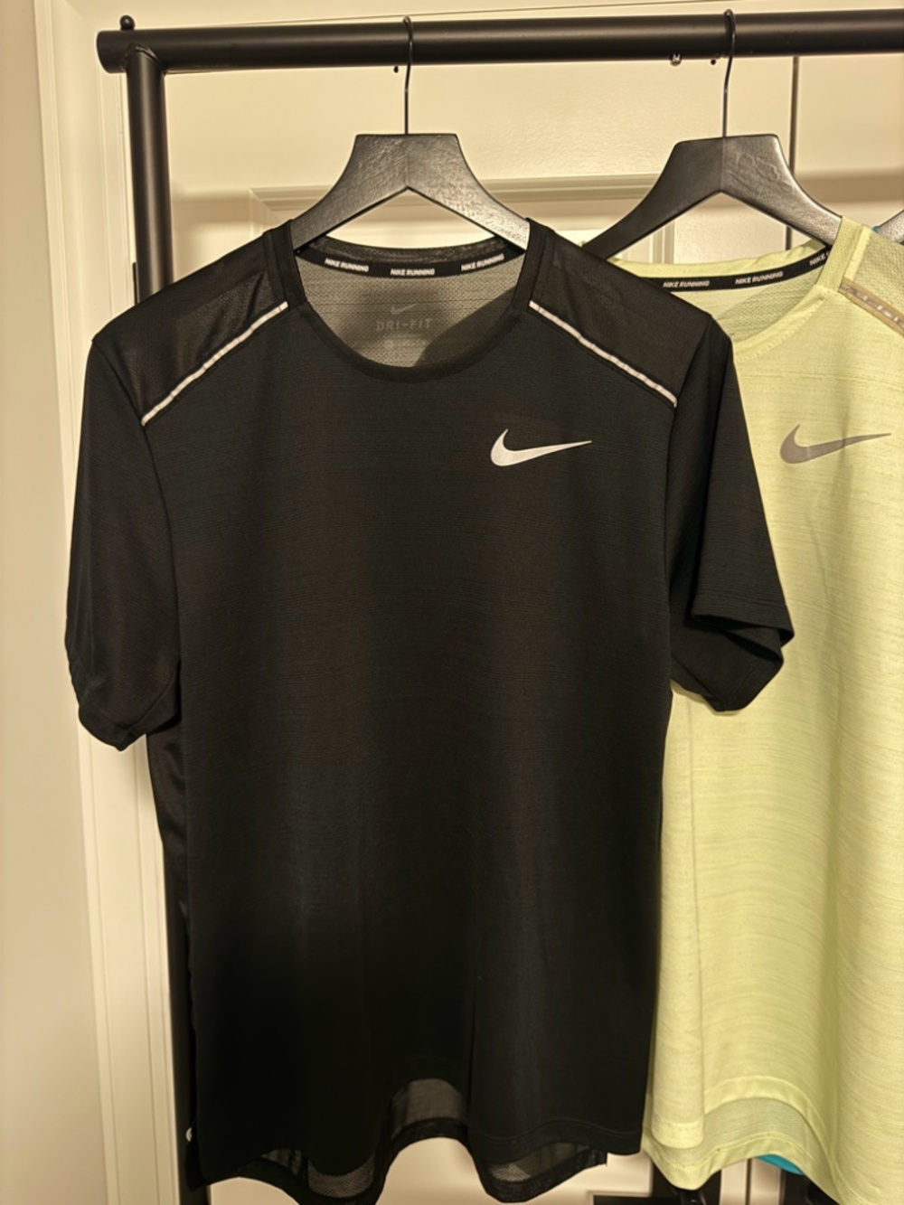 Nike Dri Fit Running Shirts Mens Medium Lot 4 Athletic Workout Tees Bundle - Picture 6 of 6